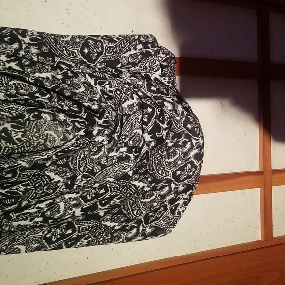 Host pick x2! Talbots, like new, sheer, drapey, black and ivory blouse, 16p - Picture 3 of 7